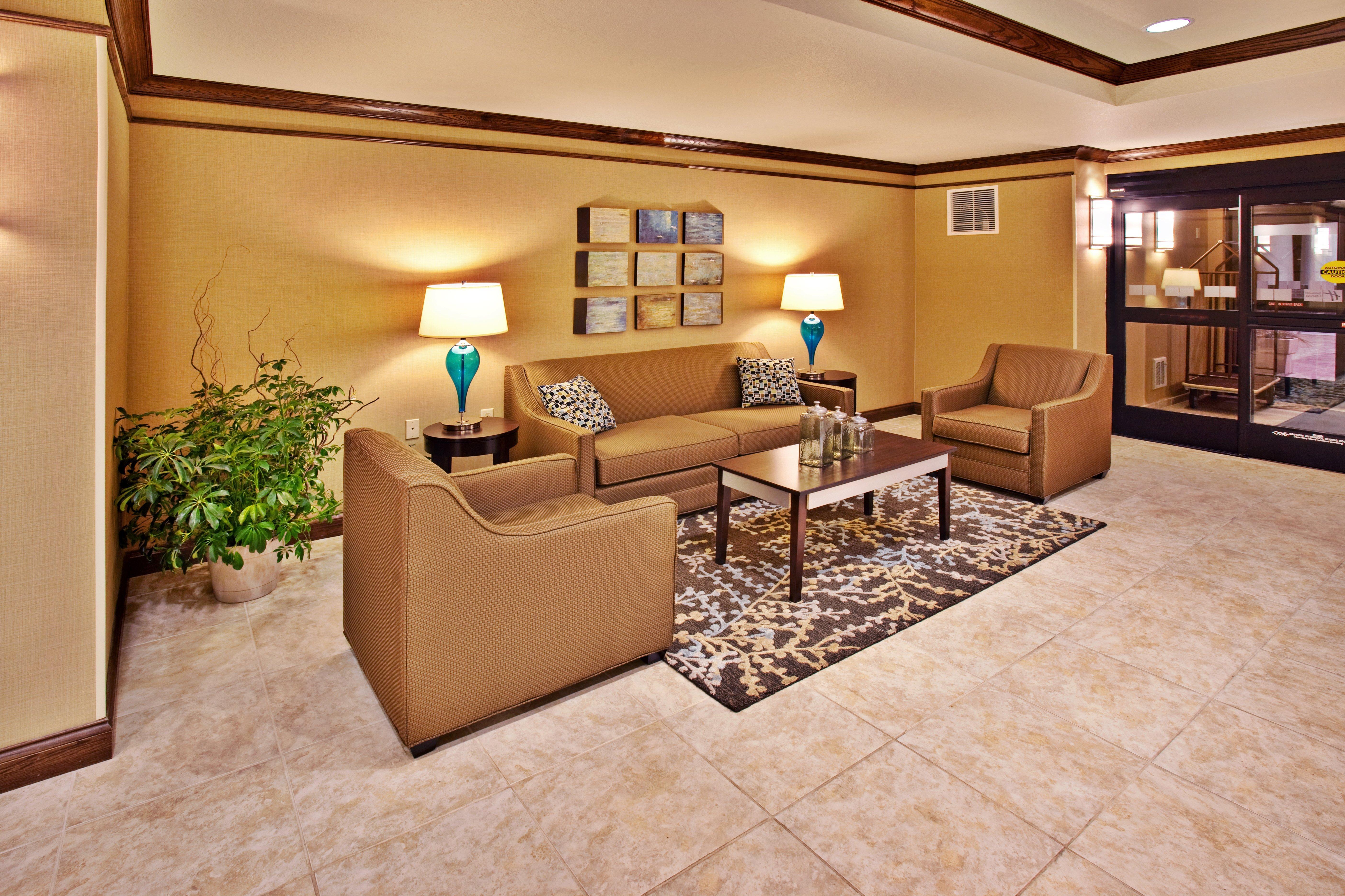 Holiday Inn Express Hotel & Suites - Dubuque West By Ihg Екстериор снимка