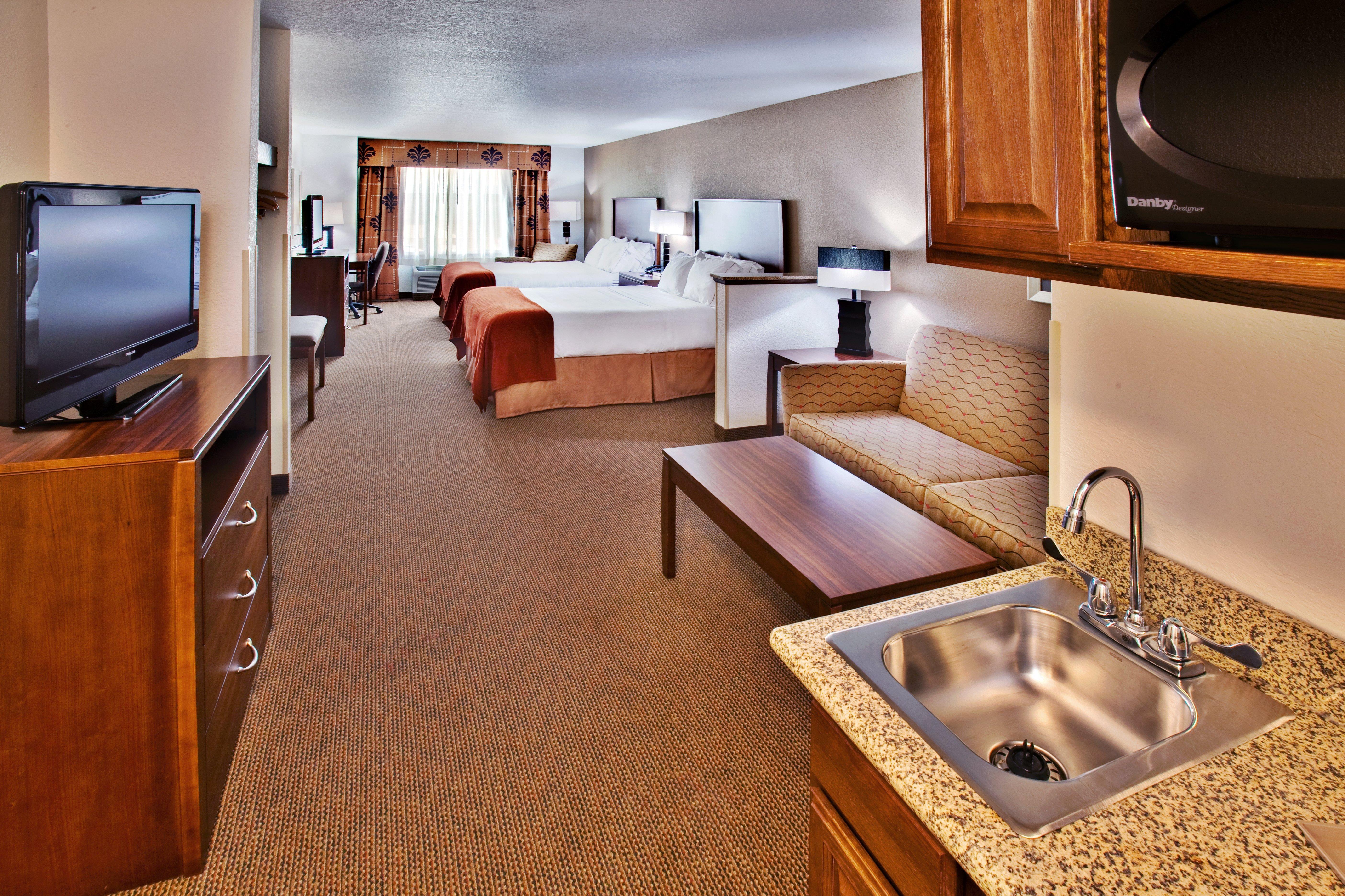 Holiday Inn Express Hotel & Suites - Dubuque West By Ihg Екстериор снимка