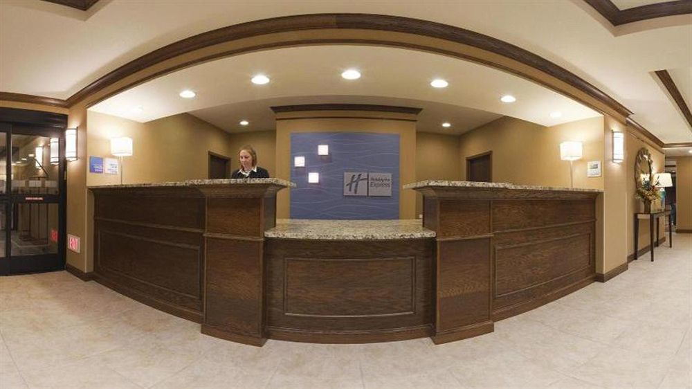 Holiday Inn Express Hotel & Suites - Dubuque West By Ihg Екстериор снимка